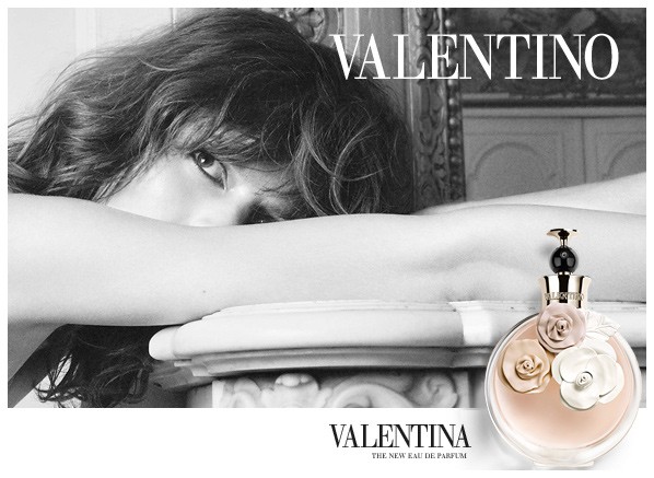 Wcielenia perfum dla kobiet Valentino Valentina Freja Beha Erichsen