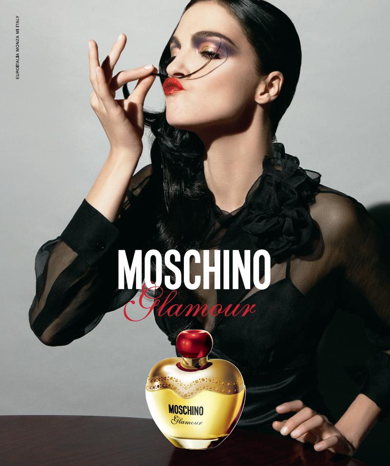 Reklama perfum Moschino Glamour