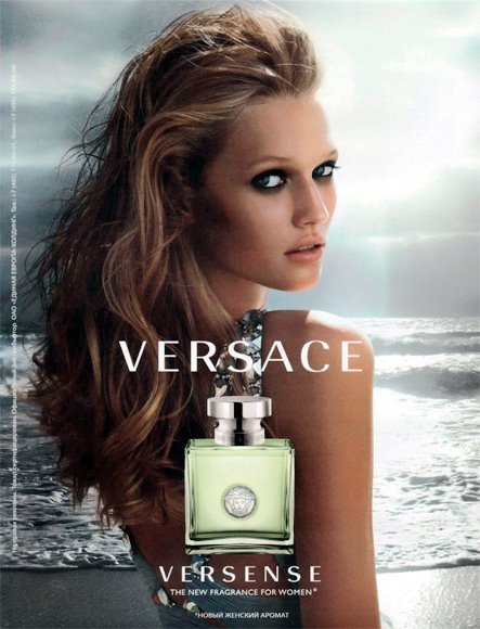 Reklama perfum Versace Versense