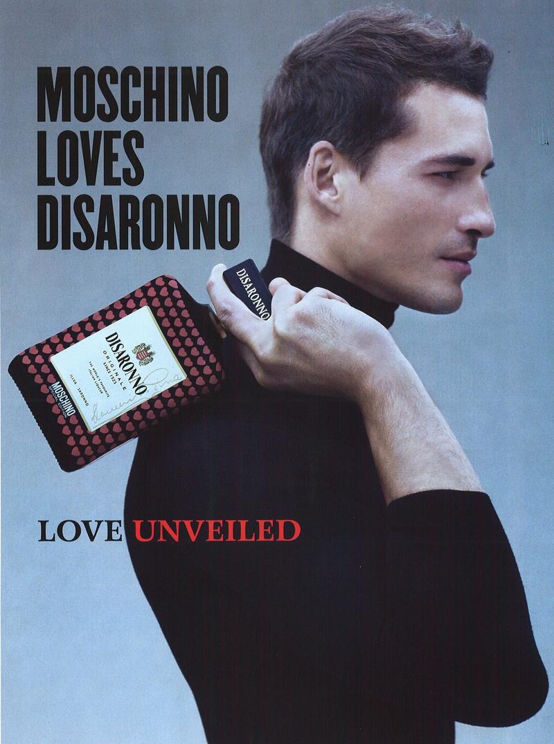 Reklama perfum Moschino Disaronno