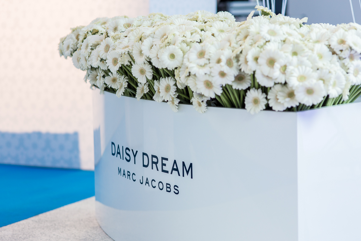 Premiera perfum Marc Jacobs Daisy Dream - Mysia 3 