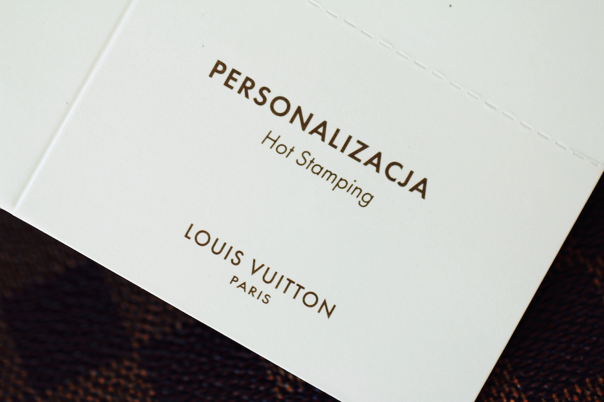 Personalizacja torby Louis Vuitton Neverfull metodą hot stamping